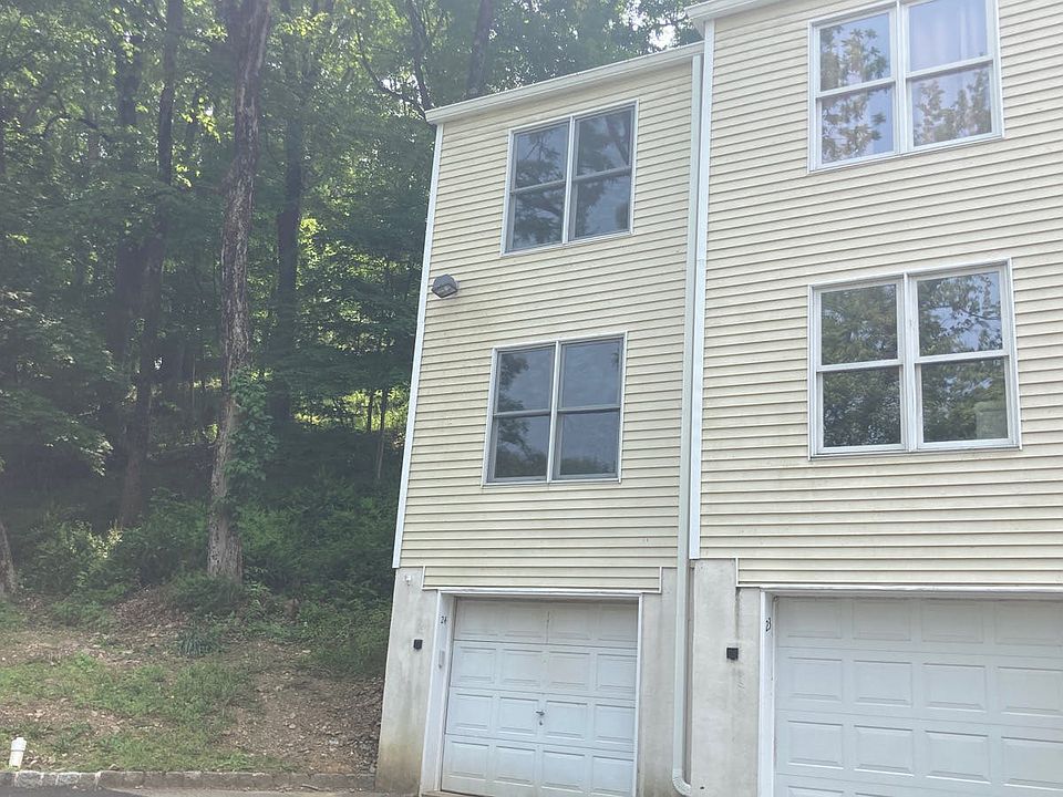 1st image of 24 Colonial Ct