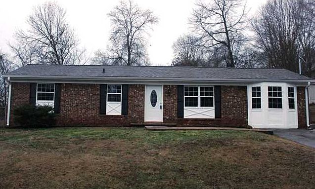 1st image of 1374 Meadowood Dr