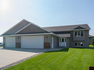 53 Balsam Ln, Madison Lake, MN 56063