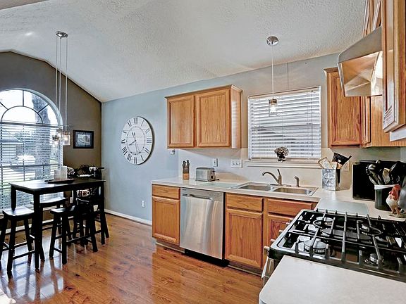3rd image of 14614 Bradford Colony Dr