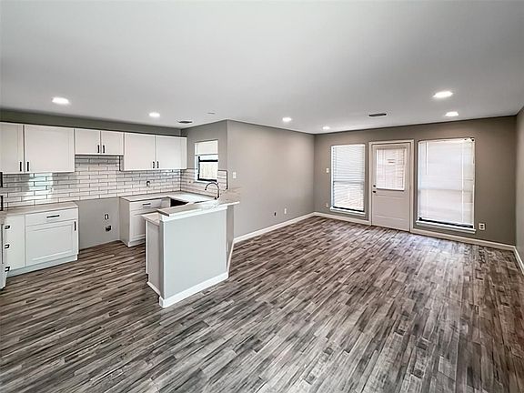3rd image of 4639 Knoxville St Unit A