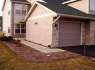 931 Penny Ln, Sycamore, IL 60178