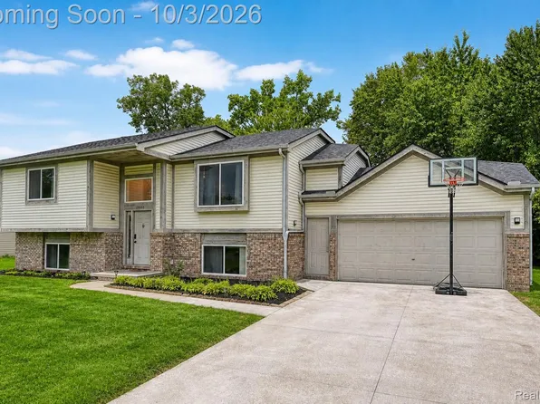 20803 Randall St, Farmington Hills, MI 48336
