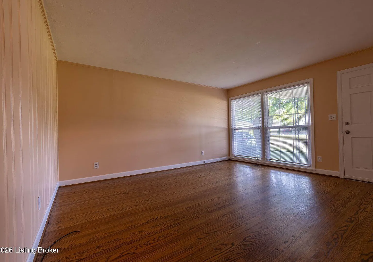 2 bed, 1.0 bath, 900 sqft, $1,100 — Photo 3
