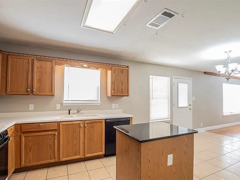 1802 Vanderhill Cv — Photo 22