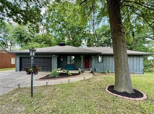 11525 Sunnyslope Dr, Kansas City, MO 64134