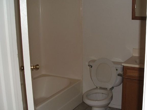 4th image of 343 N 93rd St APT 4