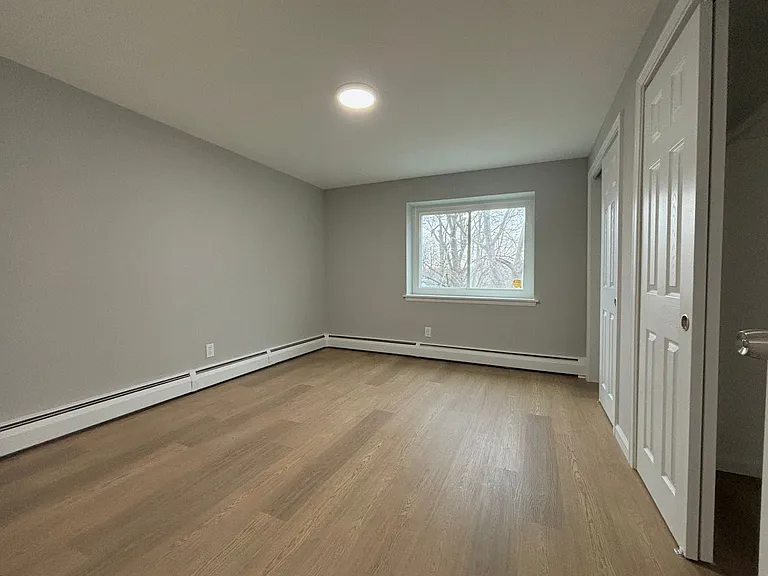 142 S Main St — Photo 13