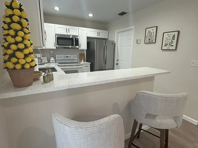 1136 Staghorn St — Photo 12