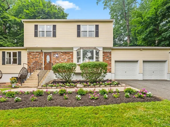 499 Orangeburg Road, Pearl River, NY 10965