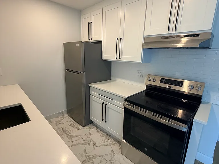 7542 Grand Central Pkwy N #4B — Photo 11
