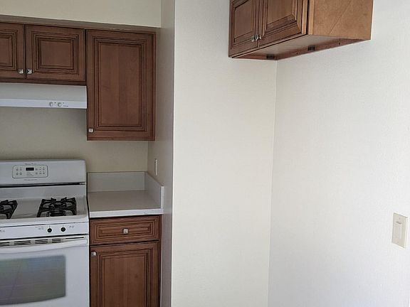 4th image of 15156 Elm Ct APT D