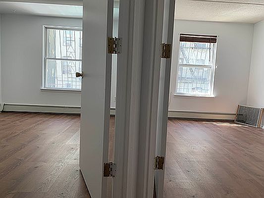 3rd image of 130 W 17th St #212
