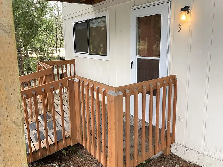 South Crest Apartments — Photo 17