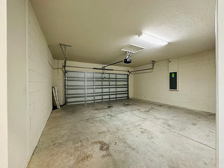 5269 Royal Point Ave — Photo 4