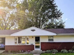 7502 Buffalo Grove Rd, Loves Park, IL 61111