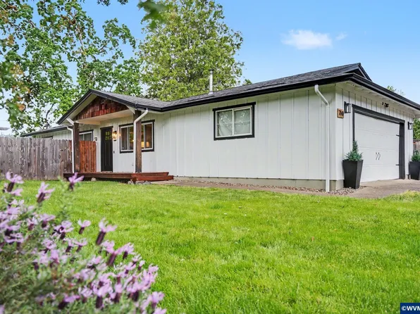 760 SE Edwards Dr, Dundee, OR 97115