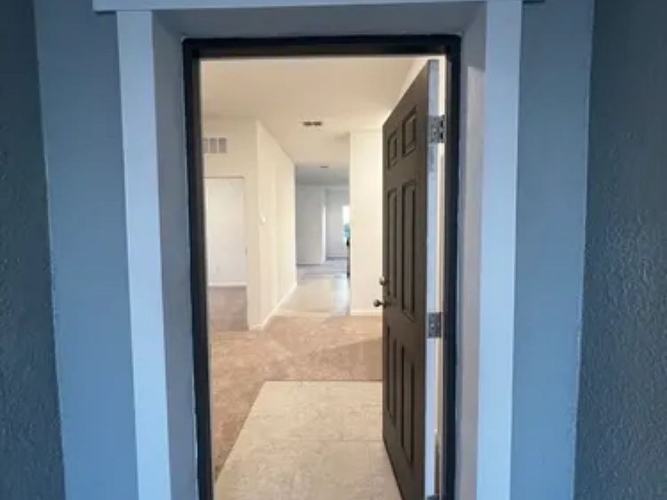 1st image of 2831 Poppy Ave