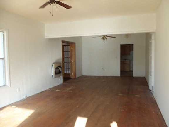 4th image of 601 N Carr Ave