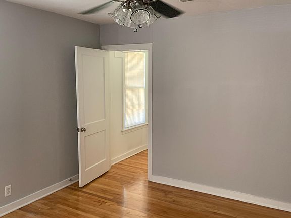 5th image of 227 Kings Hwy #227
