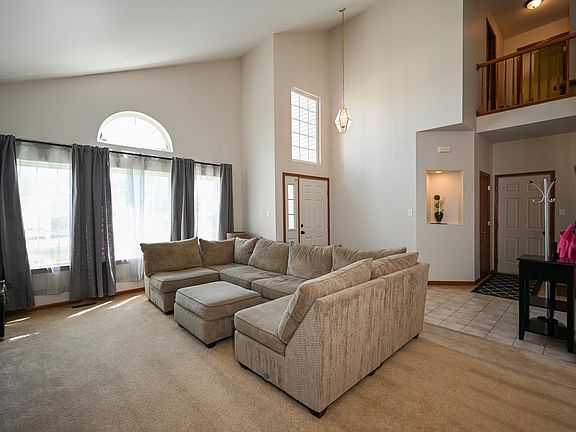 4th image of 2805 Twin Falls Dr