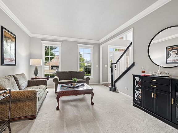 3rd image of 2612 Charlestowne Ln