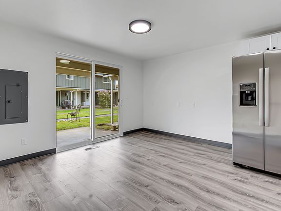 3rd image of 1410 Rainier Dr #5