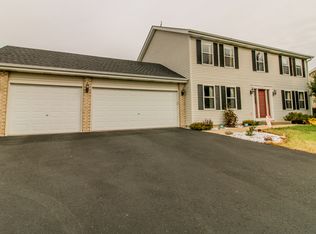 10975 Meadowsweet Ln, Roscoe, IL 61073