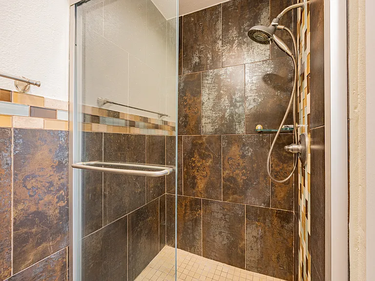2411 Prospect Ave #107 — Photo 20
