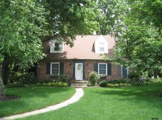 831 Locust Grove Rd, York, PA 17402