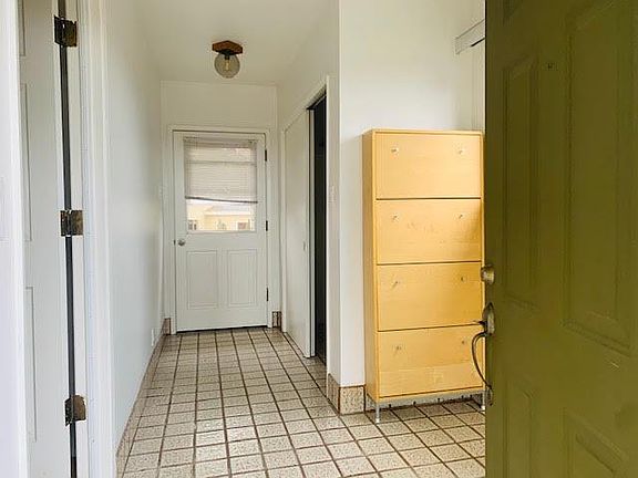 2nd image of 903 Gable Dr Unit 7