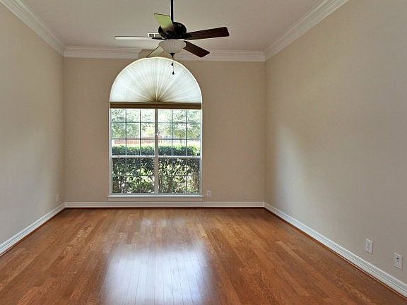 3rd image of 18410 Rogers Pl