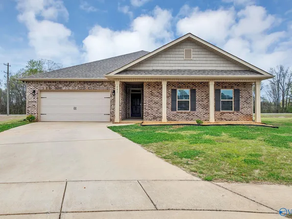 201 Poplar Hollow Dr, Harvest, AL 35749