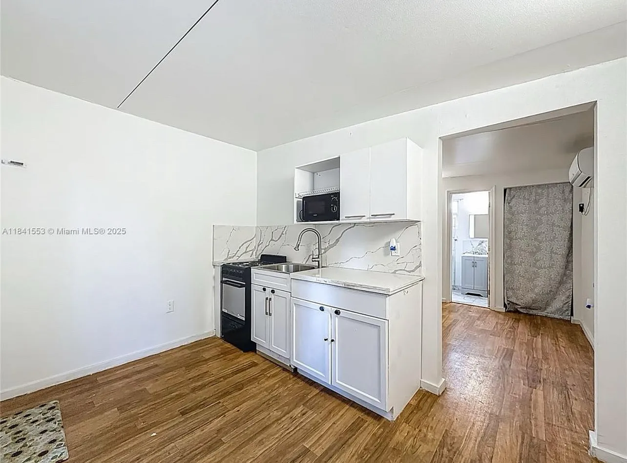 1 bed, $1,300 — Photo 4