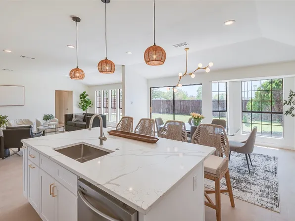 613 Field St, Colleyville, TX 76034