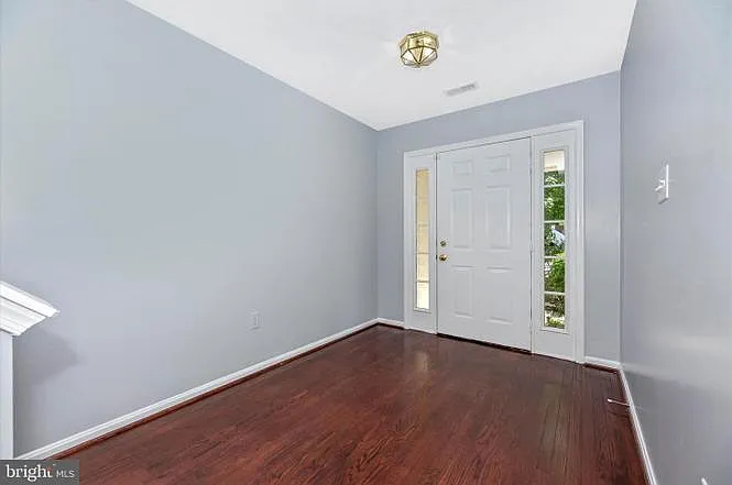 124 Cavenrock Ct — Photo 5