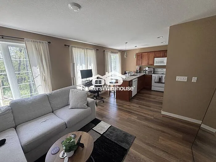 1305 Flag Ave N #2 — Photo 7