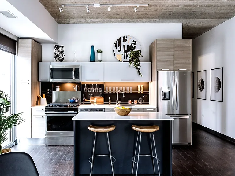 Seven 10 West — Photo 2