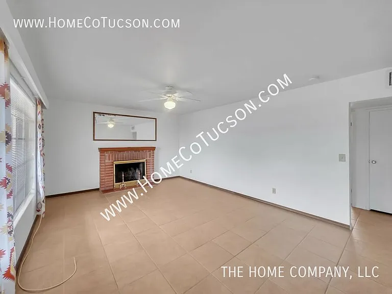 4738 E Cooper St — Photo 6