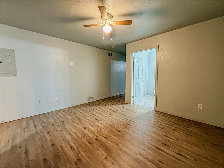 548 Hansen Ave #9 — Photo 8