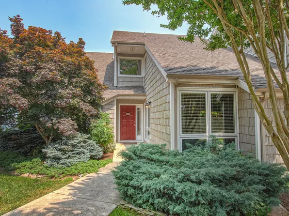 1220 Nature Ln, Moneta, VA 24176