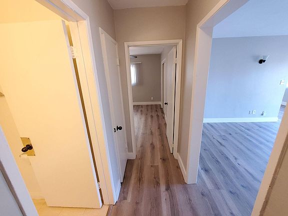 3rd image of 345 S Manhattan Pl APT 202