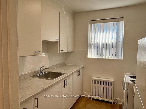 4th image of 11 Anglesey Blvd #308