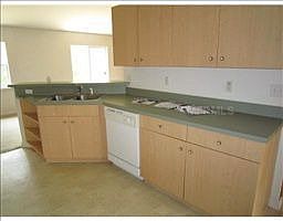 3rd image of 308 Drum Ln