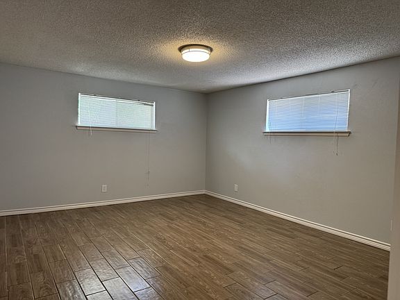 4th image of 2121 Oak Valley Ln