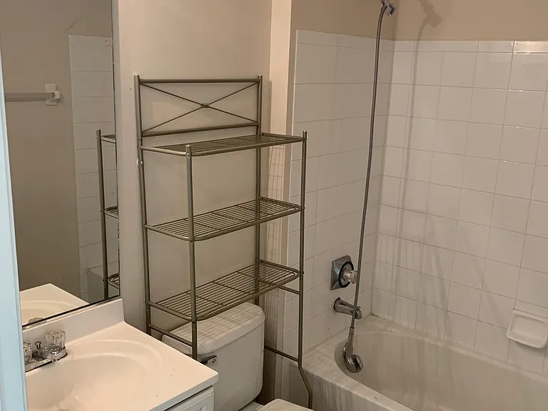 4923 SW 32nd Ave — Photo 3