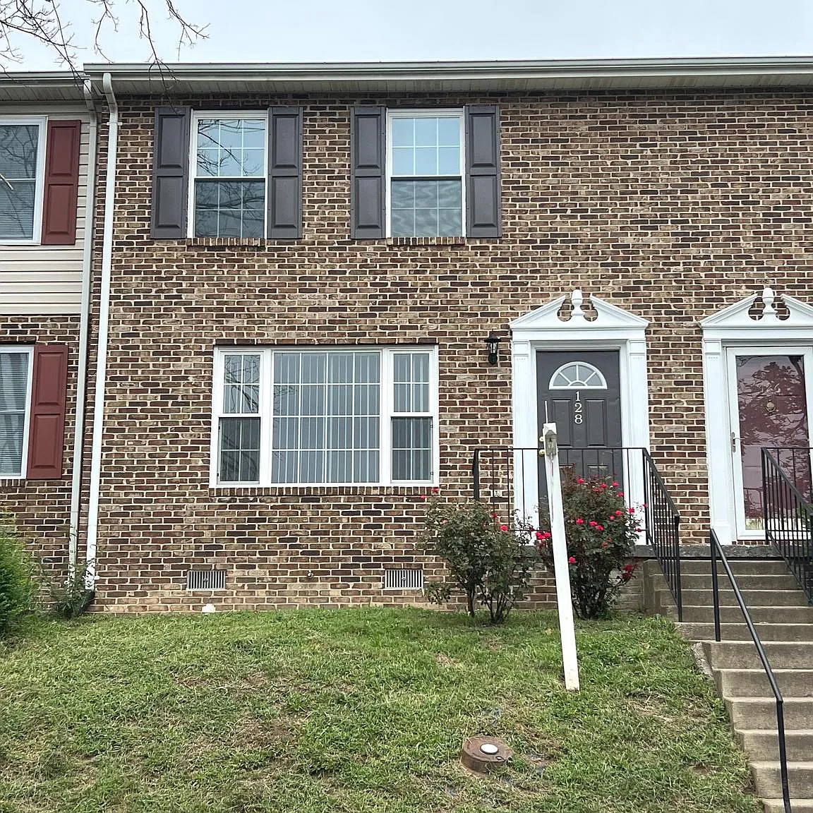 3 bed, 1.5 bath, 1200 sqft, $1,800 — Photo 1
