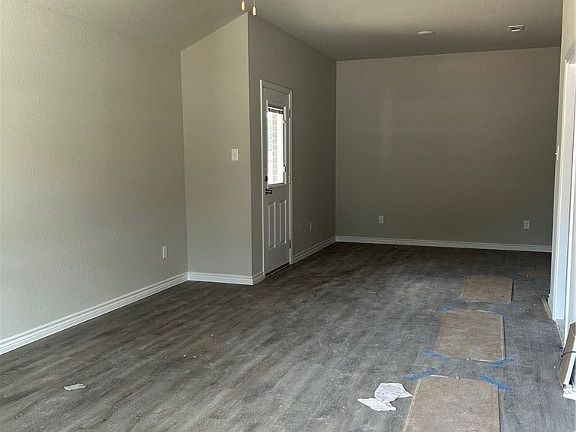 2nd image of 1703 Dakota Trce