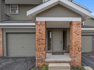 6795 Stonehedge Ct, West Bloomfield, MI 48322