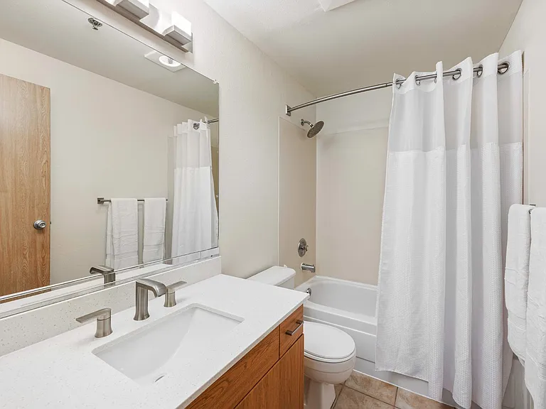 Crown Pointe — Photo 20